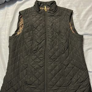 Only worn 1-2 times. Good condition but I don’t see myself wearing it again